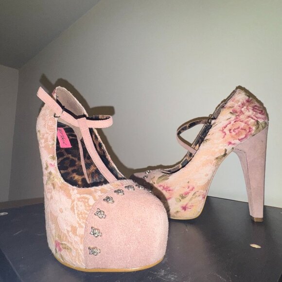 Vintage Betsey Johnson MORTICIA Floral lace pump size 10 - Picture 1 of 9